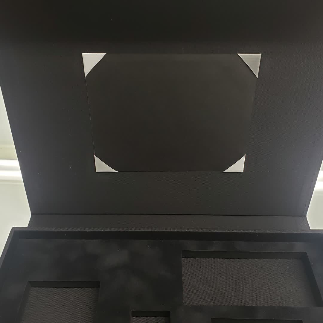 rosbookbinding's tweet image. We can make custom foam clamshells with room for your own message!