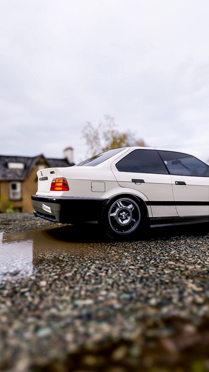 JACKBX91's tweet photo. I wish that @ForzaHorizon would add the compact version of the e36 so I can do some UK spec drifting #forzahorizon #ForzaHorizon4 #forzaphotos #forzapics #forzadrifting https://t.co/AWdRnTwaHg