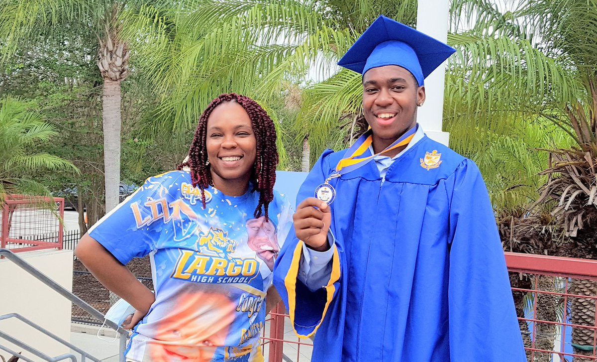 Pinellas County Schools on Twitter "Congrats Largo High PCSGrads! You did it! Best of luck on