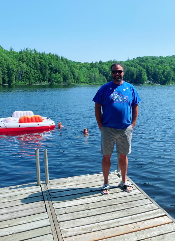 guffer99's tweet photo. Reppinโ the Cornwall Royals ๐ดโช๏ธ๐ต in Muskoka #RilLake #Baysville #LakeOfBays
@Cornwall_Royals
#BringBackTheRoyals
Photo ๐ธ cred: #Hillzy https://t.co/wnLqVILnf0
