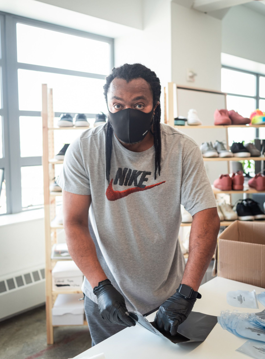 13/ Thanks to the  @flexport ( @typesfast!) for taking care of our air freight shipping, our vendors on really going above and beyond working with our product & dev team.Our fulfillment team, preparing our warehouse to start delivering asap. Our CS team answers 1000s of emails.