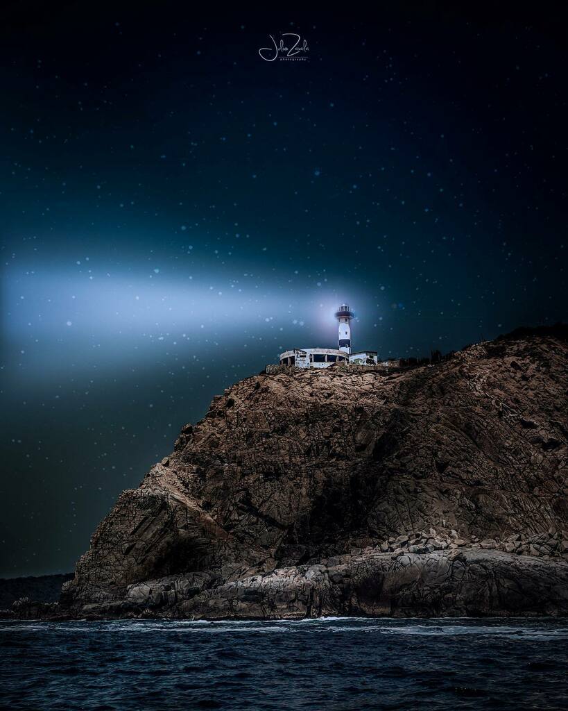 'In order to shine brightly, the darkness must also be present'.....
by #juliozavalaphotography
•
•
•
•
•
#landscapephotography #lighthouse #lighthouses #landscape_captures #landscape_lovers #earthvisuals #oceanphotography #beautifulplacestovisit… instagr.am/p/CCeU1U1DP_K/