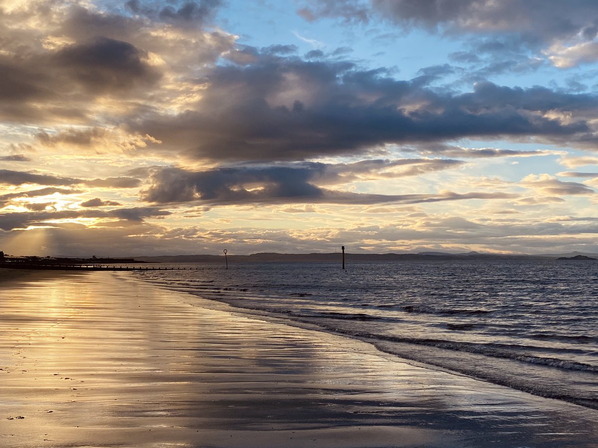 Portobello has some extremely lovely rainbows going on this evening