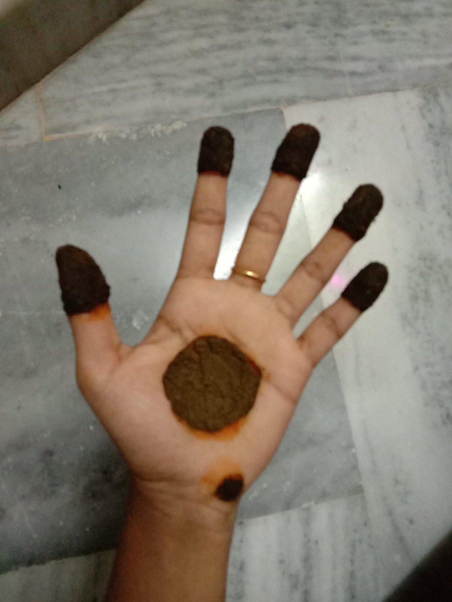 Yamini_Kalyan's tweet photo. Enti meerena pettedhi #EyeTwitter #SareeTwitter #NoseTwitter #MustacheTwitter #BeardTwitter
Nenu trend follow avvanu trend set chestha 😉😉😉
So this is my #GorintakuTwitter 🤭🤭
Cc: @casanjunaidu https://t.co/4DBIGgYxmI
