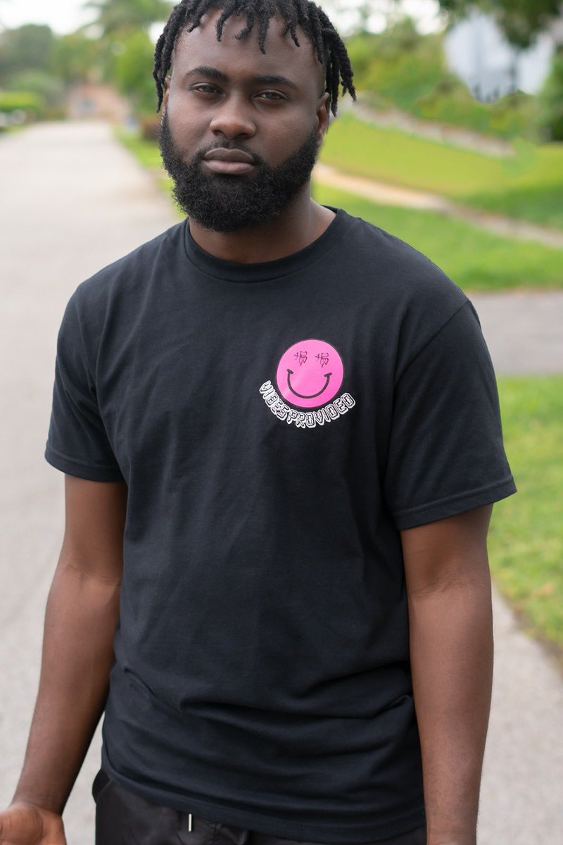 htsapparel's tweet photo. Check out the new merch !! Summer Vibes Provided ✨🔥 https://t.co/qCt8a3Cv2A https://t.co/E9VqI1xHwa