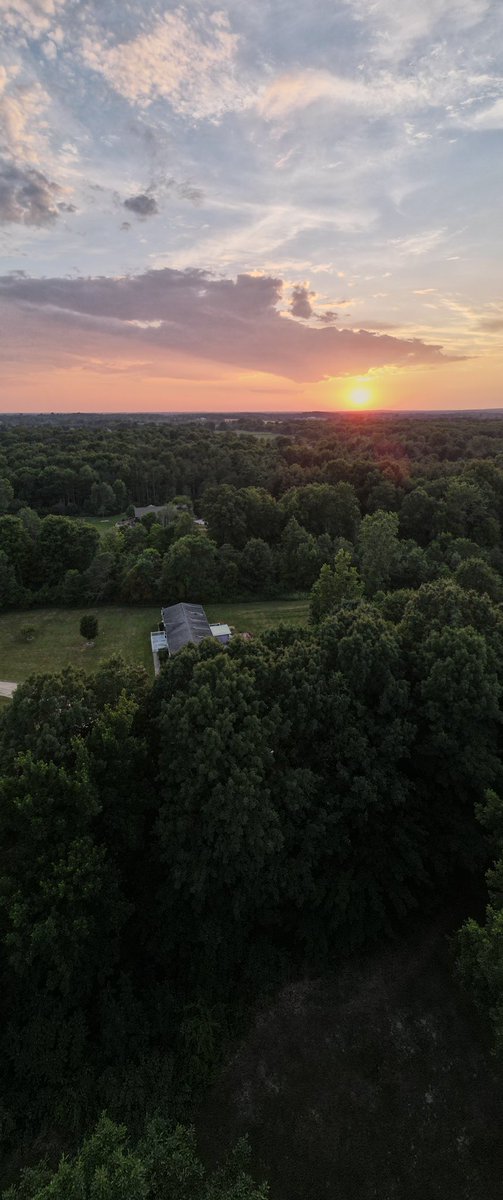 JeriLile's tweet photo. So where can you share your images without cropping or changing the resolution? @DayflashApp is the app! #FridayMotivation #Dayflash #dronephotography #PureMichigan https://t.co/ET1dJb26Pr