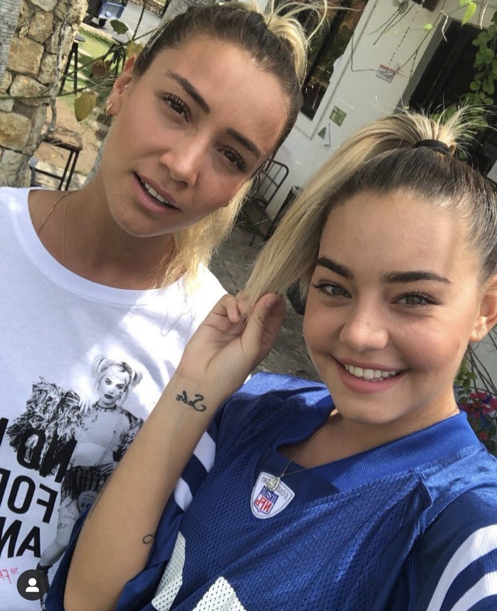 yas_oli20's tweet photo. Tüm şhipleri unutun #EvAy gümbür gümbür geliyor 😂🥰 #aycanyanac #evrimkeklik @evrimkeklik_ @aycan20yanac https://t.co/mGg1mHESvs