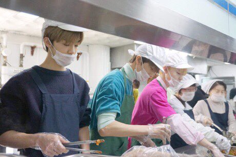 jaemin anually volunteers to help feed the eldery people at nursing homes. he even gives up some of his holidays to help people :(