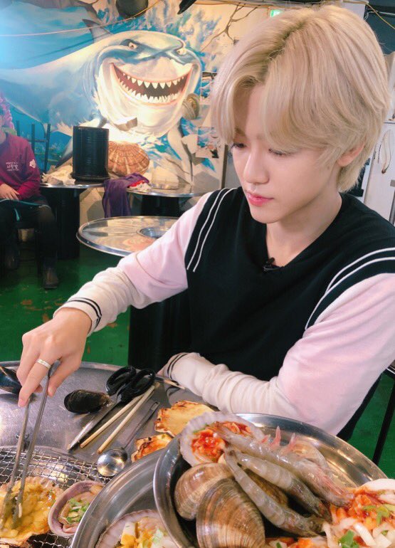 even though he’s schedule is constantly being filled, he still finds time to volunteer. jaemin’s been in multiple campaigns and donates regularly to the unicef for every child hope's campaign