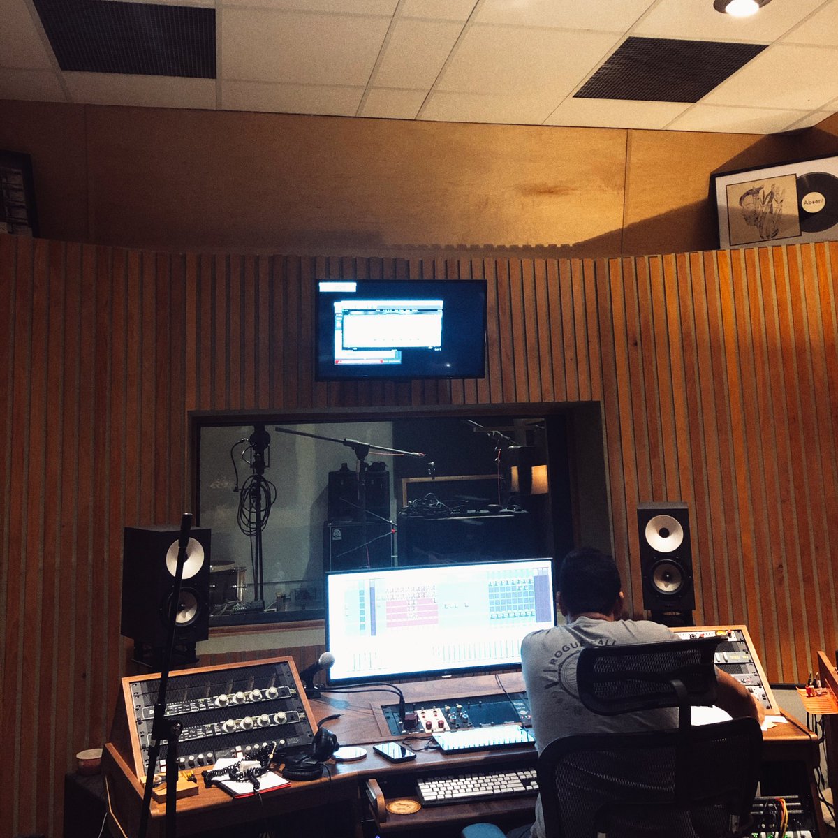 Recording a new single this weekend with the wonderful Dryw Owens.