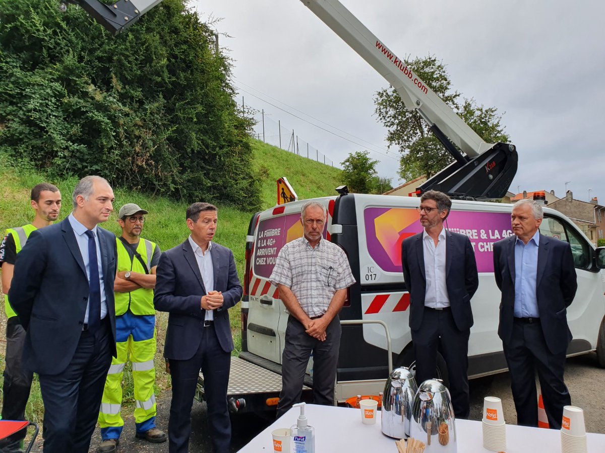 PCAMEO's tweet photo. Plus de 900 prises en cours d'ouverture sur le réseau @tarnfibre à #Burlats &amp; #SaintSalvydelaBalme ! @ramond_christ Pdt #DepartementduTarn C.Herin #DeleguéNumerique @lionelrecorbet Pdt #SFRFTTH D.Fauré DR Sud-Ouest @AlticeFrance @Guillau65996503 @BELFORTEric1 Direct. @tarnfibre https://t.co/b0LyyWohQO
