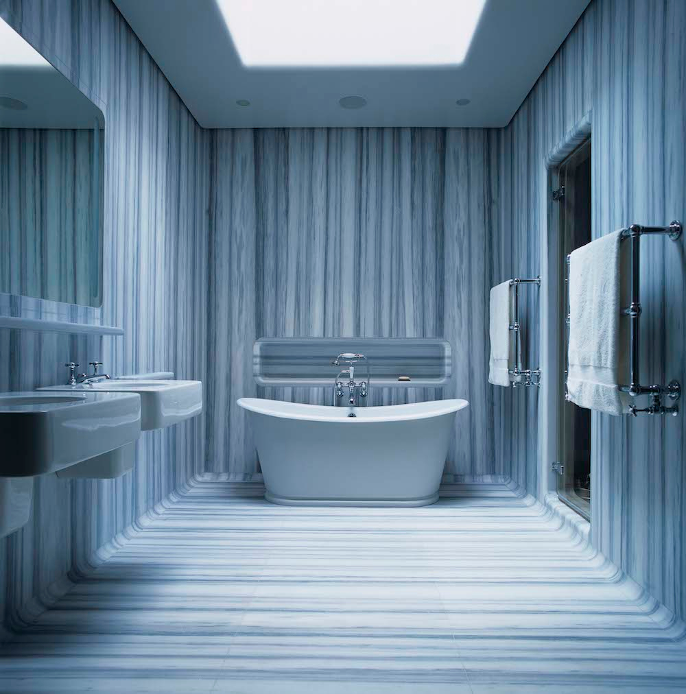 ChelseaQuarter's tweet photo. This striking bathroom was designed by @marcnewsonofficial. We think it's very clever that the Usk Cast Iron Bateau Bath painted in grey from @drummonds_bathrooms both blends into the overall design and acts as a focal point.
#drummondsbathrooms #chelseadesignquarter https://t.co/ZE1bmpZXGq