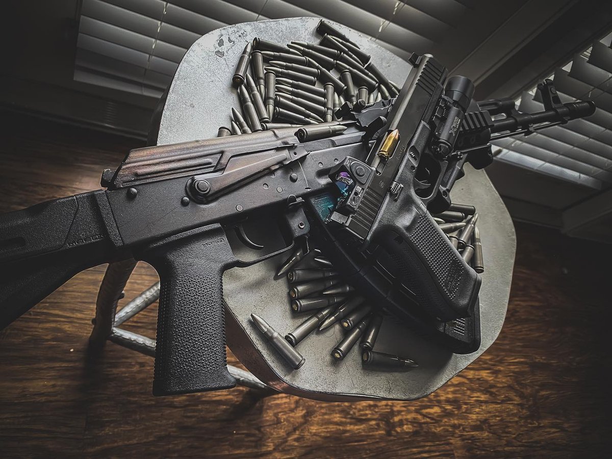 ARSENALinc's tweet photo. If your #ArsenalInc is your main chick, what's your side chick?
-
📷 @christ1292_
-
#thesheepdogdefenseproject #lifesavingdevice #tacticallywoke #glock #glock34 #glock34gen5 #arsenalinc #slr107r #ak #kalashnikov #battleready #fortscottmunitions #beready #vigilant #beprepared https://t.co/gzBfFtr6vz