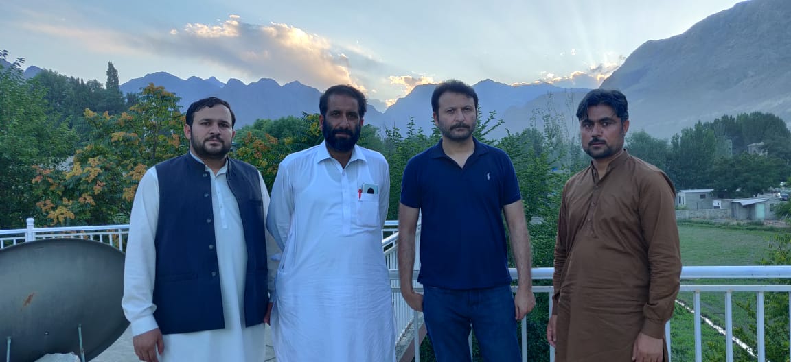 ShabbirMir's tweet photo. Before evening shadows overshow the faces
#PressClubGilgit https://t.co/G53V6FKoWK