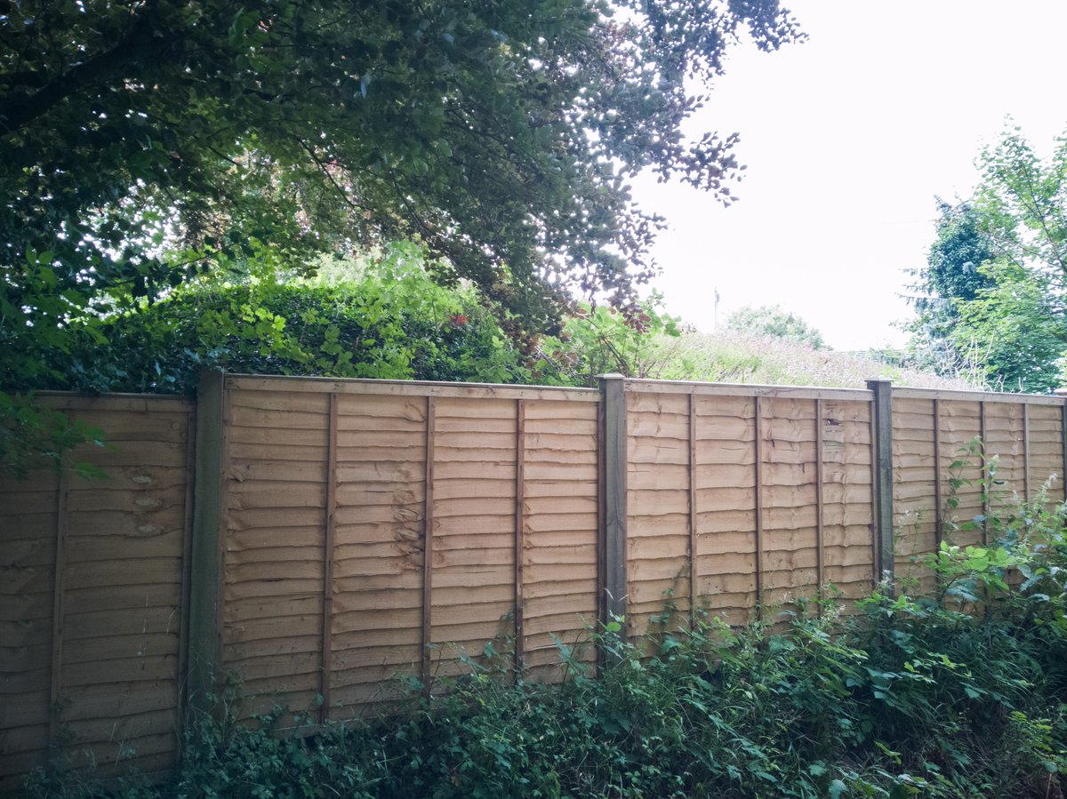 Going up the hill towards Amesbury next to house called Pixie Corner (I kid you not), is the Ratfyn Barrow, hiding behind someone's fence. Nice mowing, though.