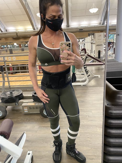 Making the Best &amp; Doing My Best 💯 https://t.co/T4I0qAOWa0<a href="/tag/selfie"class="tags"><span>#selfie</span></a><a href="/tag/motivationmonday"class="tags"><span>#motivationmonday</span></a><a href="/tag/gymmotivation"class="tags"><span>#gymmotivation</span></a><a href="/tag/mon"class="tags"><span>#mon</span></a>