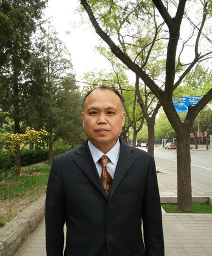 El abogado de #derechoshumanos #DingJiaxi lleva en detención 6 meses. Se le acusa de “incitar a la subversión” por su reunión con miembros de la abogacía. Pidamos a #China que lo libere y no lo torture #FreeTheLawyers