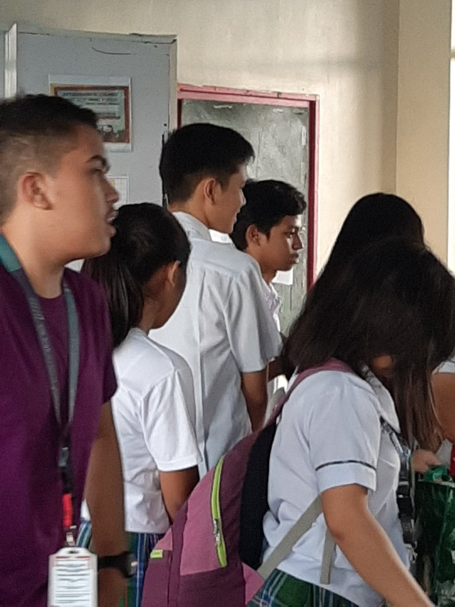 hoYfreSneL's tweet photo. *sinuntok ang board* shit fuck baby baket ba may bente https://t.co/6TYzpZsccA