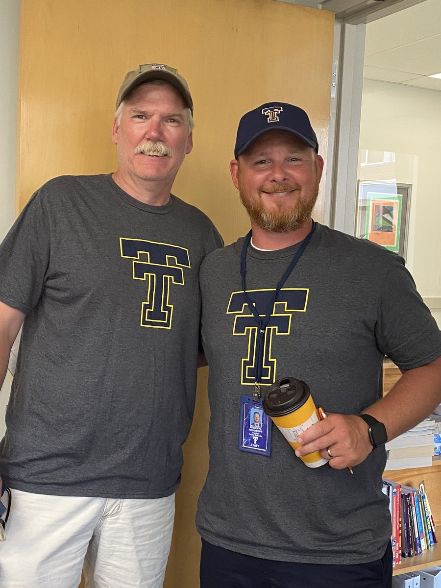 stephoconnor91's tweet photo. Happy Friday! Looks like twin day! Thank you THS admin for taking care of business. #yes2tps @youngblood5019 https://t.co/W4hFycbYyW