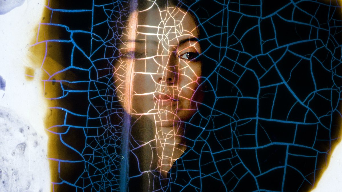 rvngintl's tweet photo. resolve and dissolve ( ཀ ʖ̯ ཀ)
stills from @lucreciadalt's "disuelta," her first offering from no era sólida, dir. #pedromaia ~ https://t.co/sOXAGzEbnH https://t.co/J1bjrb0oV2