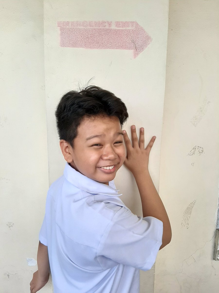 hoYfreSneL's tweet photo. fresnel pero kulang nasan kayo yng ibang hayop nung nag pic https://t.co/z9SH9FdSlM