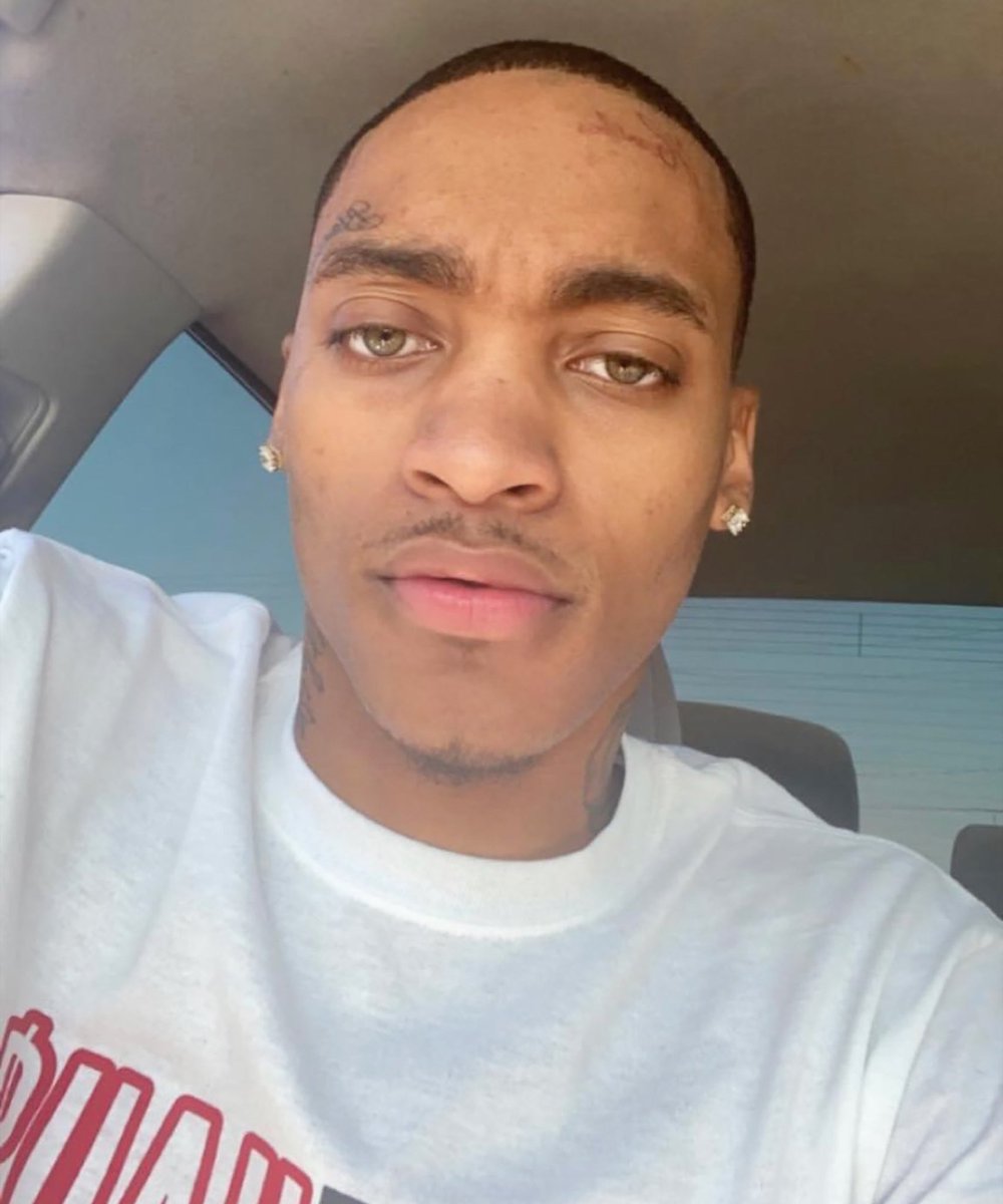 gastationmilkk's tweet photo. #TonyLopezIsAStraggot Sean Reed was murdered on May 6th 2020 by the IMPD on FB live. He suffered from ptsd he was a veteran of a year. He was 21. The cops stalked, chased, tased, and killed Sean. 
 - Dejoure Mercer was the one who killed Sean. His badge number 40839. https://t.co/CT7H0NQJyR