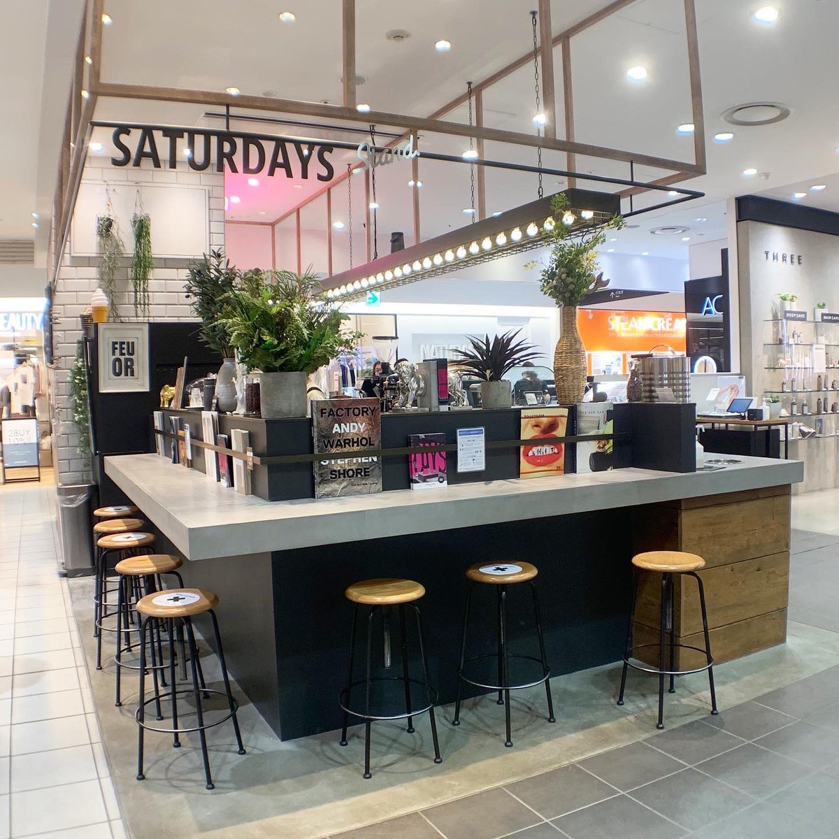 sweets_danshi_'s tweet photo. 『BEAN TO BAR CHOCOLATE』
SATURDAYS stand
【サタデイズスタンド夏期限定】
サマーオレンジと
リッチブラウニーのパブロバのミニパフェを食べて来ました
・
詳しくは↓
https://t.co/9BRRNwUrw4
・
#サタデイズスタンド
#saturdaysstand
#パフェ
#札幌パフェ
#札幌カフェ https://t.co/Fh1yiRJKC4