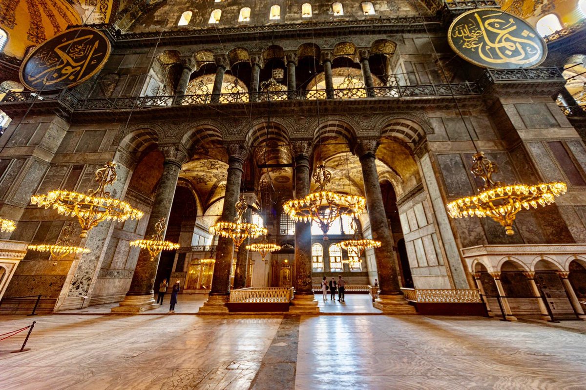 dalierzincanli's tweet image. Sevgili sanatçı dostum @enginuzun daha dün Ayasofya’nın içindeki ışıltılı sevinci yakalamıştı.
...
  #AyasofyaCamii