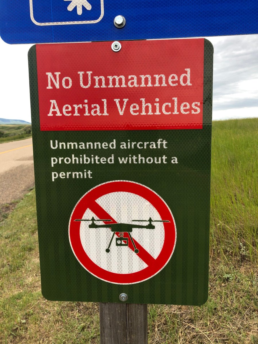 #DYK? It is illegal to fly a UAV or drone in Alberta’s provincial parks and protected areas unless approved through a special permit. Their noise can disturb wildlife and disrupt the peace that people seek in nature. More info: bit.ly/2D8rHEb