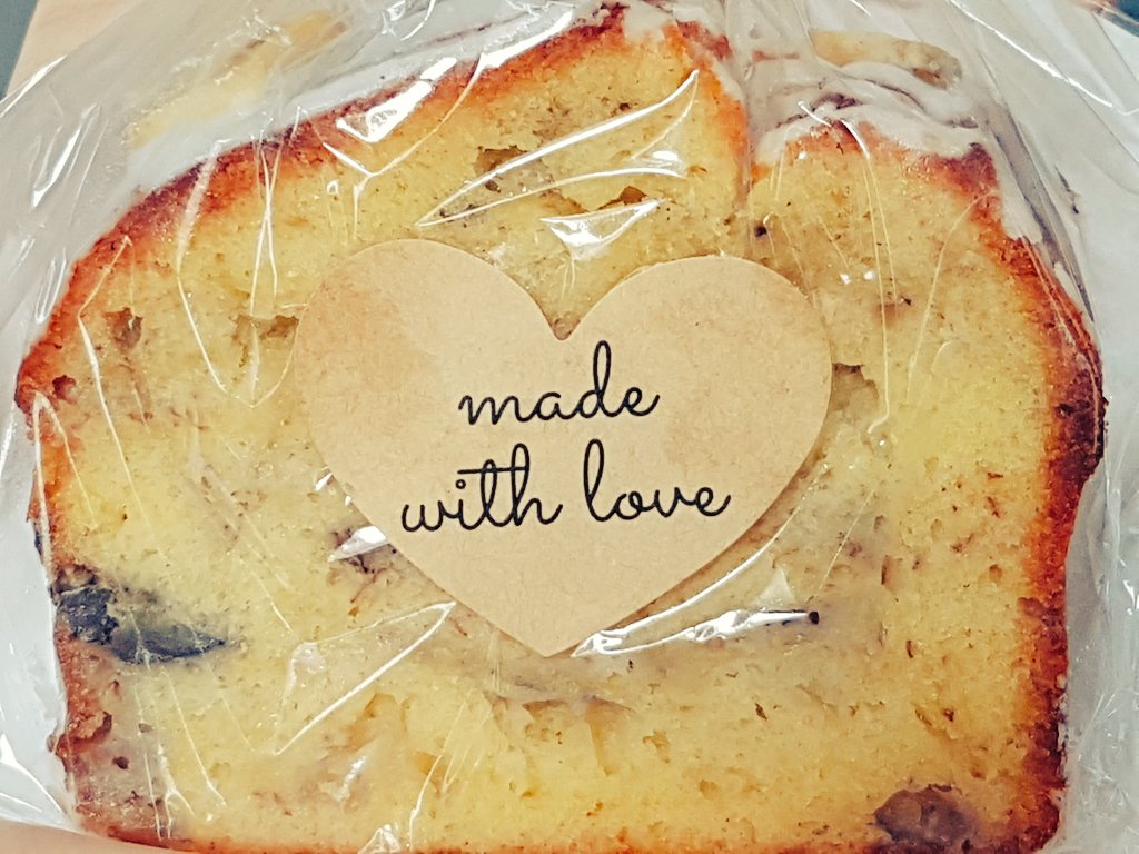 WatersidLaundry's tweet photo. 35 food parcels of #bananabread and a vegetable puff pastry tart delivered to sheltered accommodation in #Sketty #Swansea #lovefoodhatewaste #zerowaste https://t.co/4319S8du1d