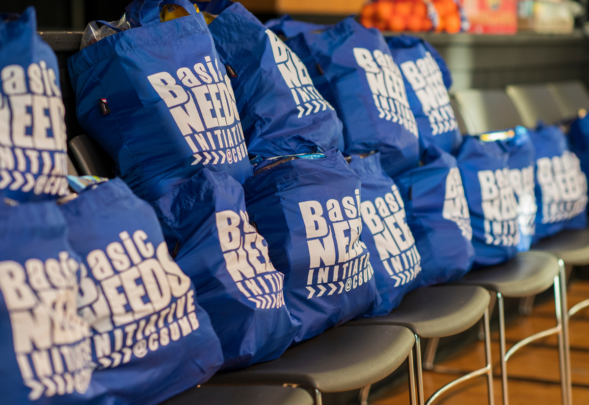 CSUMB's tweet photo. Did you know that according to a 2018 @calstate systemwide study that 2,650 college students reported they had experienced homelessness in 2017? 

Learn how CSUMB's Basic Needs Initiative is helping students in need here👉https://t.co/AnC9PST1cN #csuforca #servingourfuture #csumb https://t.co/qwFEYfyP4P