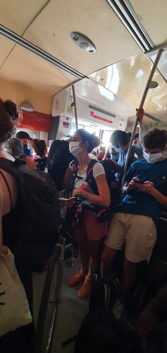 CombreauJad's tweet photo. @EmmanuelMacron @SNCF @TER_Occitanie vous en pensez quoi de votre gestion des TER en pleine crise du coronavirus ? TER : 876262 https://t.co/OZiGPEtt5H
