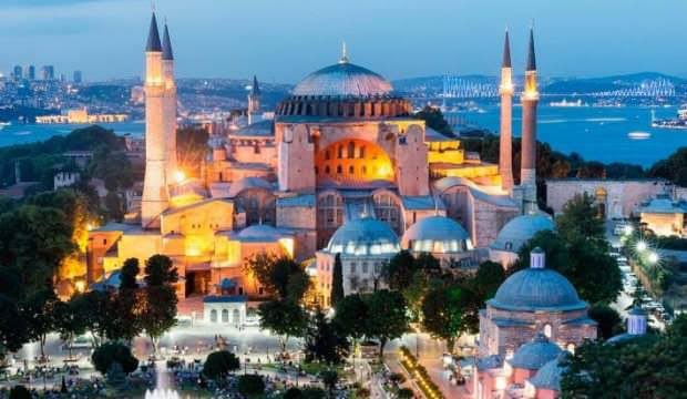 Milletimizin basireti, Cumhurbaşkanımızın dirayeti sayesinde #AyasofyaCamii gerçek kimliğine kavuşuyor. 
Fatih’e ve ecdada selam olsun.