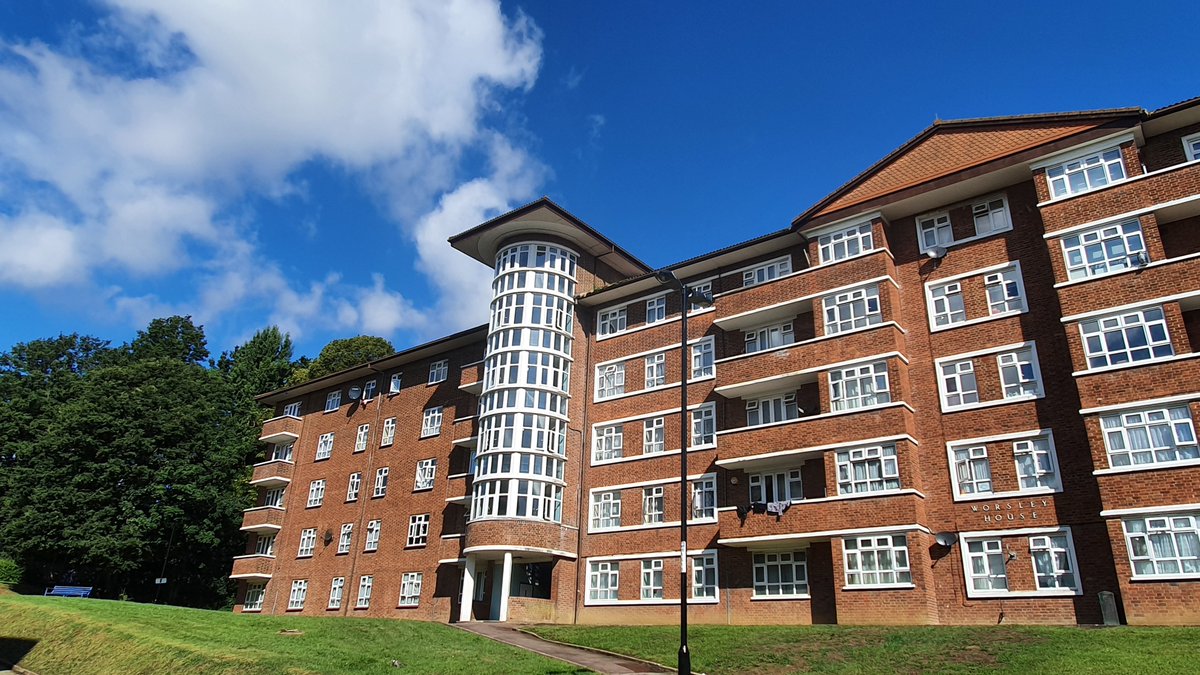 Up through the rather wonderful (shame about the PVC windows) of the Shackleton Close Estate. Can't find out much about these blocks online - would love to know more?  @MunicipalDreams  @modernistestate  @EwanMHarrison any ideas?