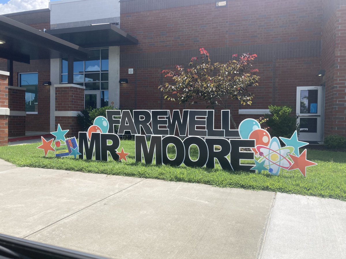 Bon Voyage to our Owlsome principal! <a href="/samoore40/">Steve Moore</a> Once an owl, always an owl!