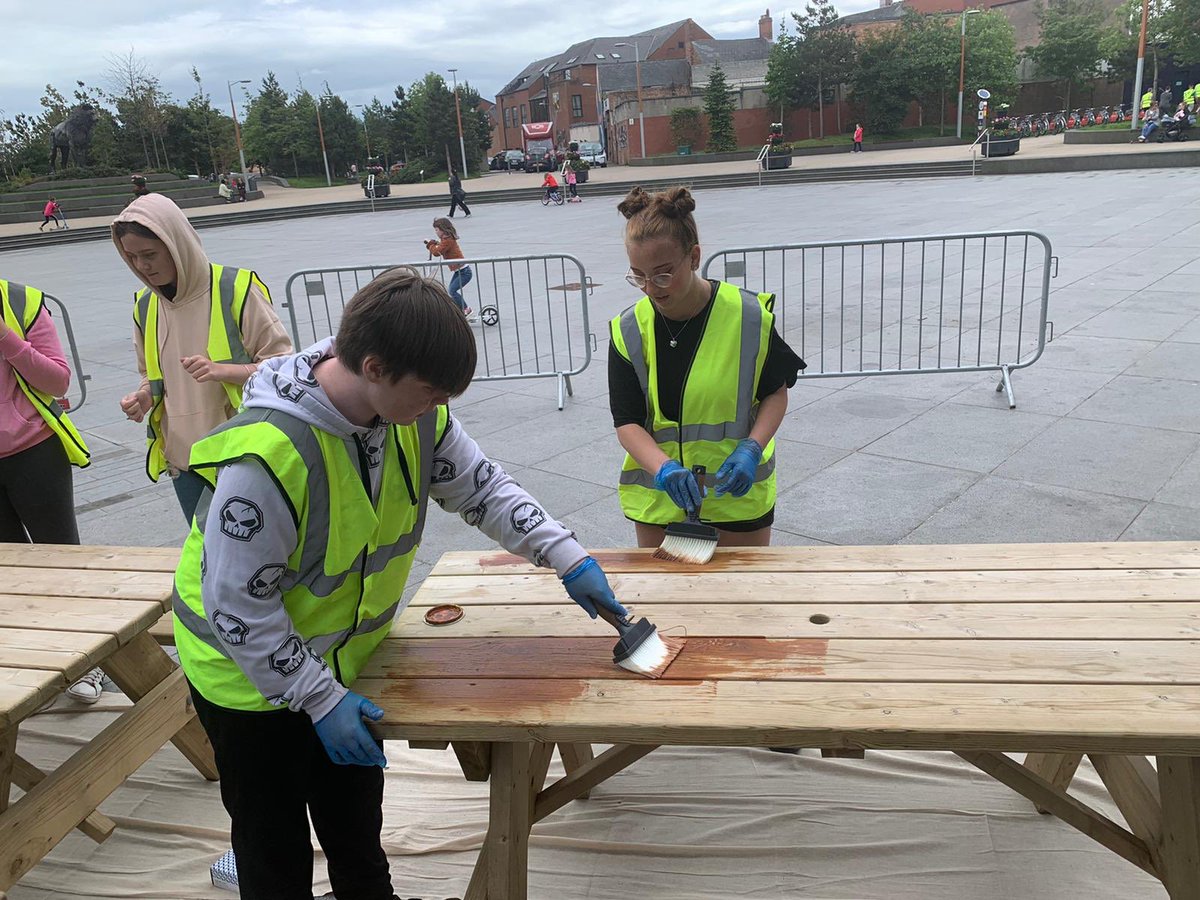 ConnsGreenway's tweet photo. Big thanks to local young people from Youth Initiatives @YINI_91 for helping out on the greenway today as part of our Friday #taskday #adoptaspot #cslewissquare #loveyourgreenway https://t.co/ilqlowj3D8