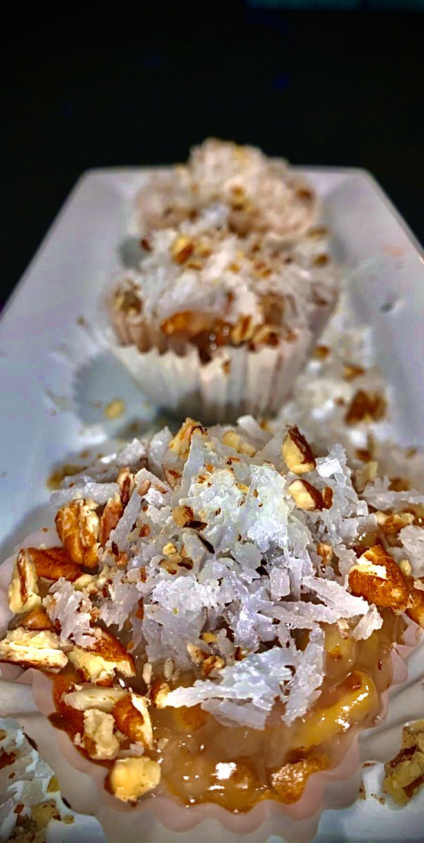 fryinmekrazy's tweet photo. My almost vegan German chocolate protein cupcakes. I added the wrong kind of coconut which stopped it from being truly vegan #BlackLivesMatter #fryinmekrazy #BlackOwned #fryinmekrazyrecipe #letsgetkrazy @MasterPMiller @MasterPMiller @SHAQ @SHAQ check out my IG food page 4 more https://t.co/DosNIXOTcW