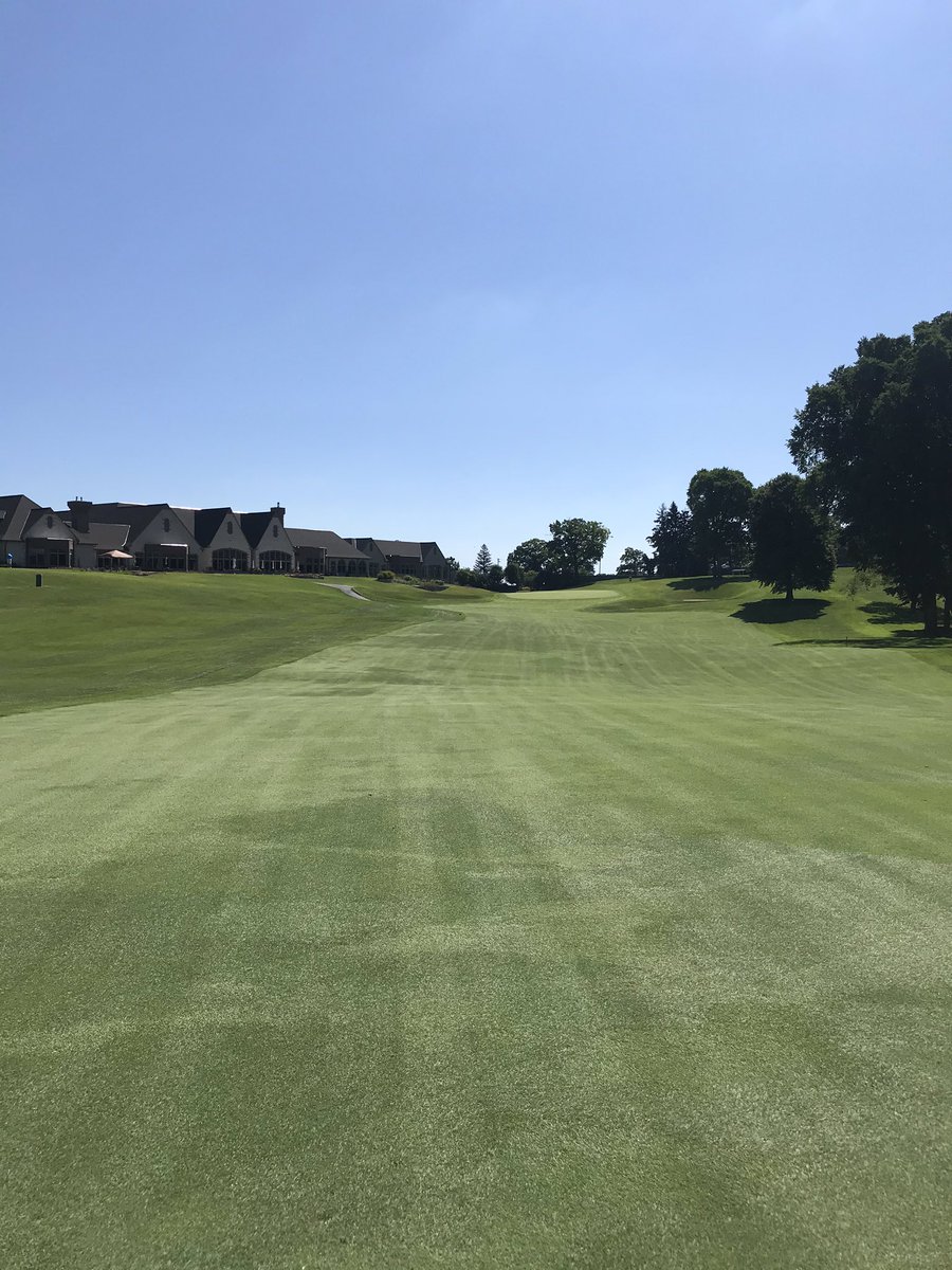 turfhammer's tweet photo. Crew has done an amazing job this week catching up on details for this weekends Valley days!! @GoldenValleyCC https://t.co/d3VrhHMwu8