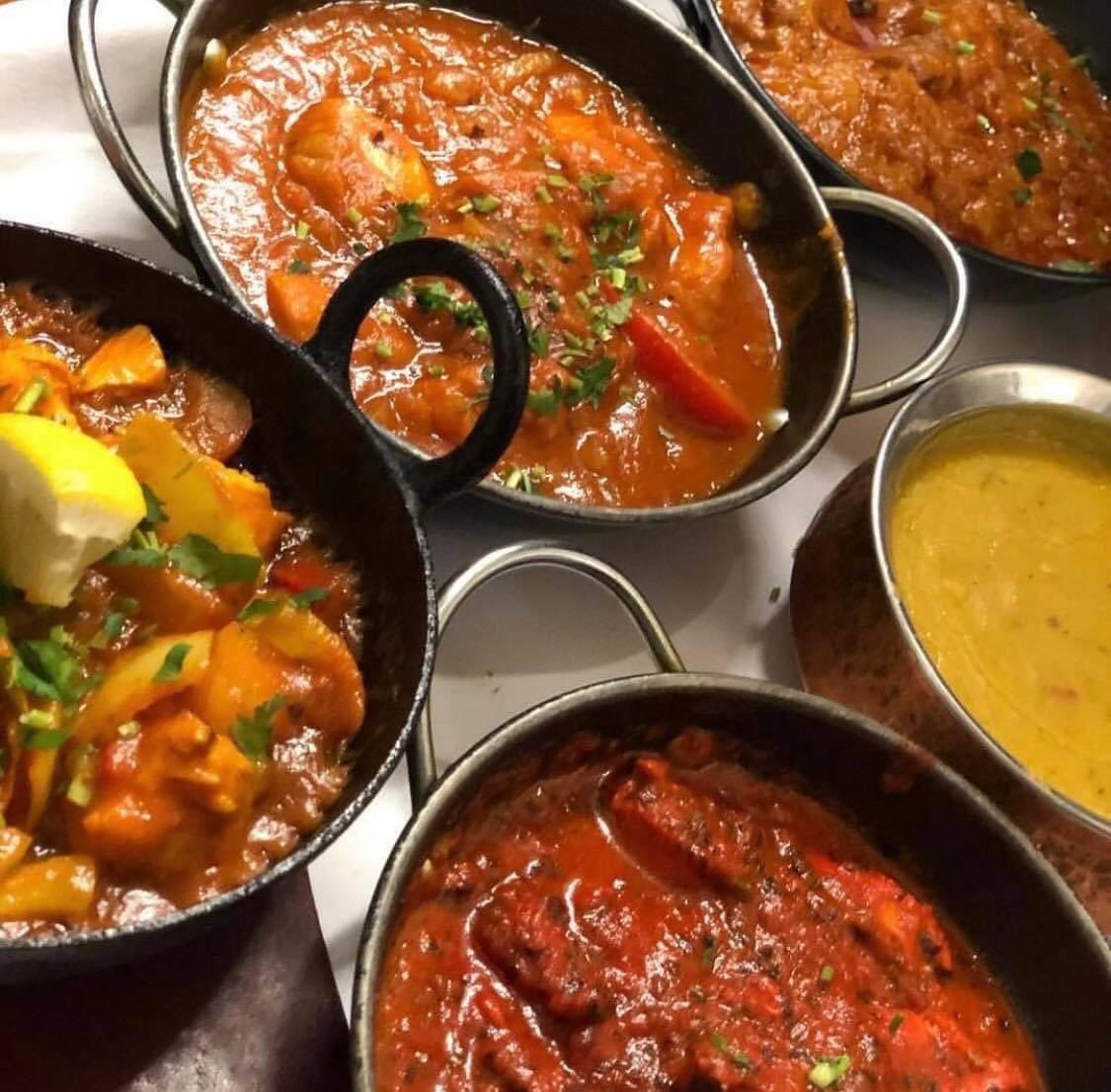 Friday night is curry night🥂🍾 

Why not come to the Raj Bari this weekend to try our amazing dishes? Reserve your table now at rajbari.co.uk to avoid disappointment! 😋🥘