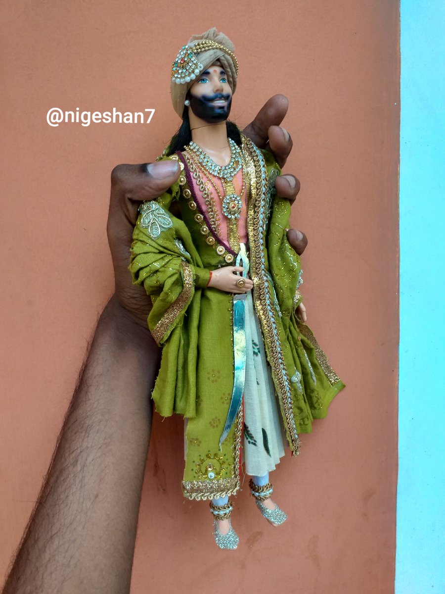 Miniature doll version of Shahidkapoor 
#shahidkapoor #shahidkapoorslays #shahidkapoor #deepikapadukone #sanjayleelabhansali #padmavati