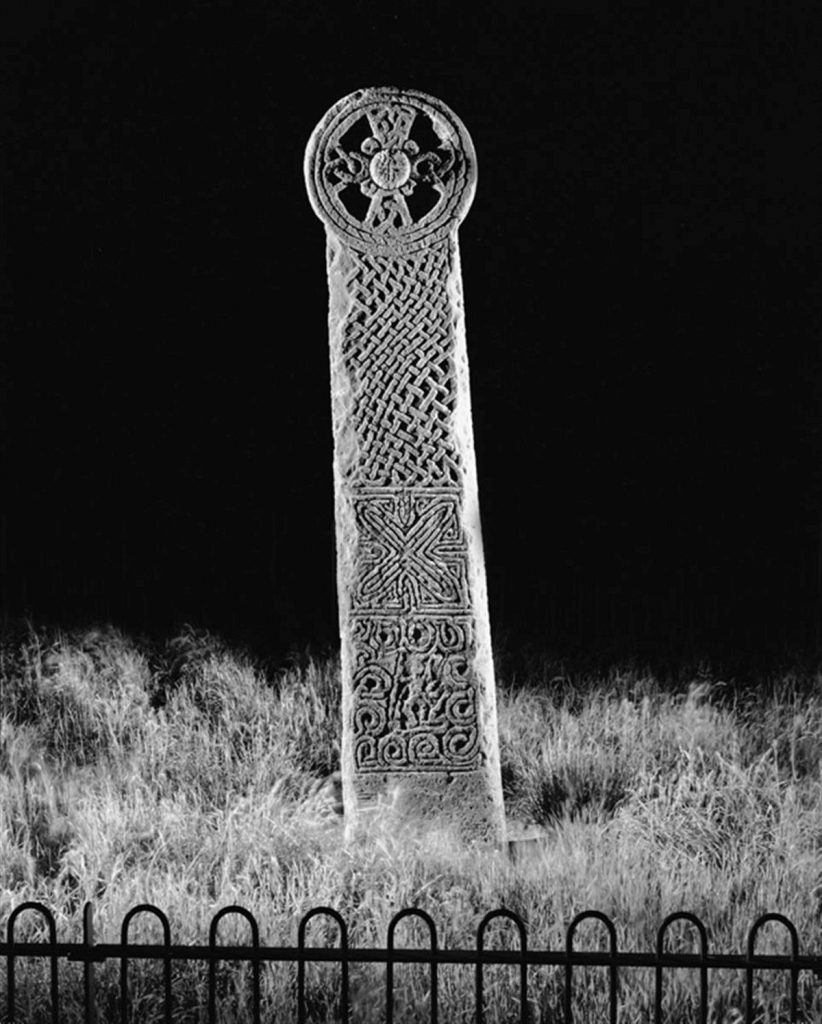 Early #medieval carved stones in #Wales by Prof. Nancy Edwards, Chair of the Commissioners <a href="/RCAHMWales/">CBHC / RCAHMW</a> : rcahmw.gov.uk/early-medieval… 
 
pics: Old Irish Ogam Stone at St David's, Bridell 
&amp; Maen Achwyfan Cross 
#FolkloreThursday <a href="/Philolithia/">Philolithia</a> <a href="/SelineSigil9/">SelineSigil</a> <a href="/DeeDeeChainey/">Dee Dee Chainey</a> <a href="/FolkloreThurs/">Folklore Thursday</a>