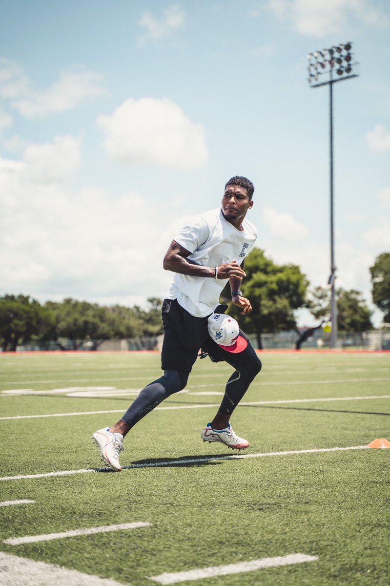 BallHawkAcademy's tweet photo. I can show you better than I can tell you #BHA #FlyHigh🦅 https://t.co/hmU631CDSz