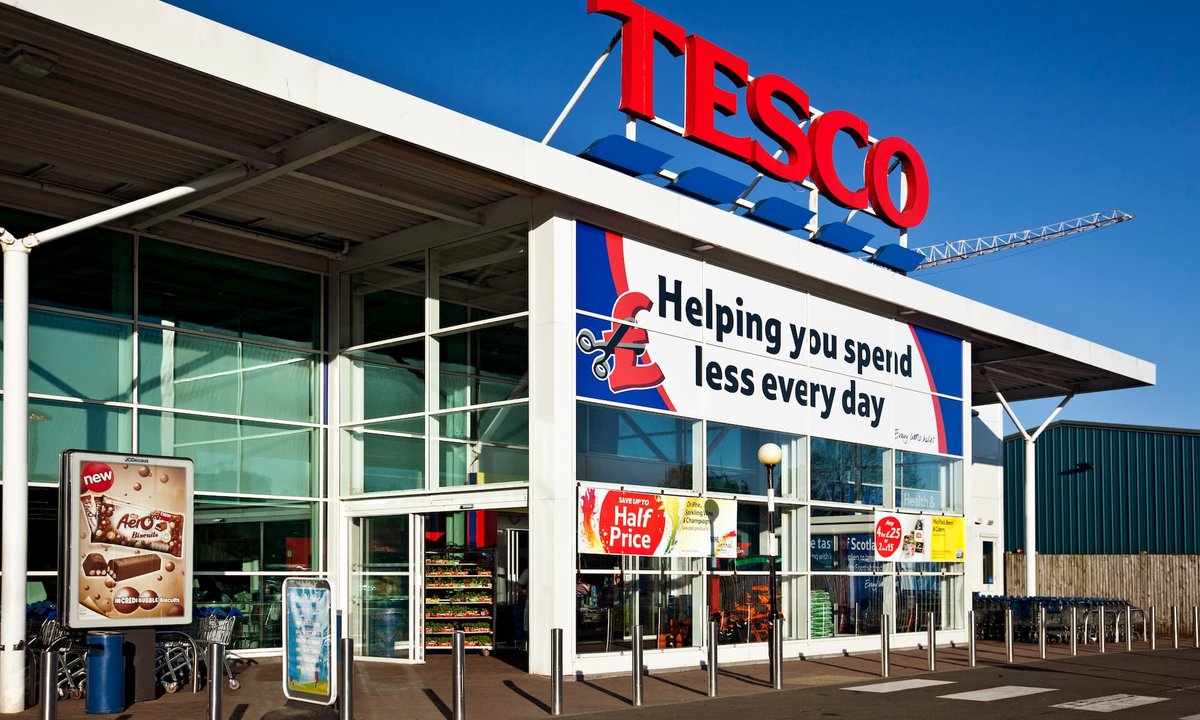 What every spurs player does when they are shopping at Tesco [A Thread]