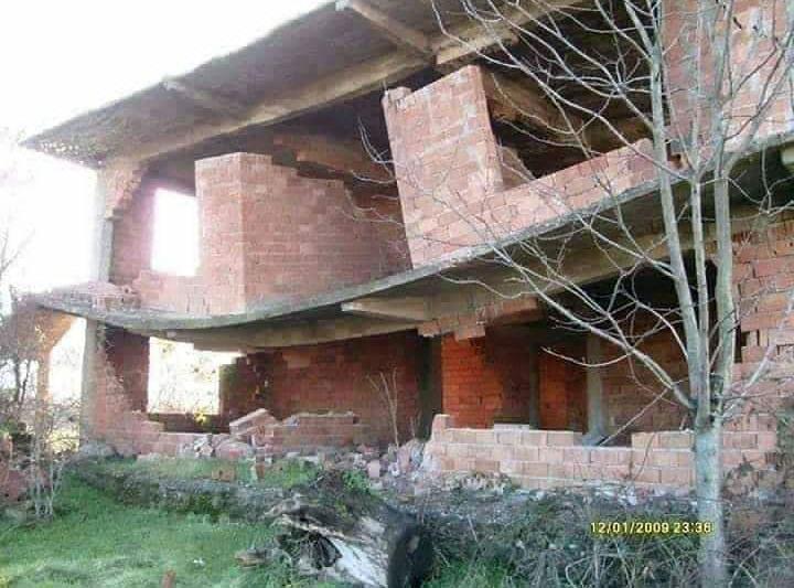 _CivilCenter's tweet image. What might be the reason behind this?

#civilcenter #structuralfailure  #column #slab #slabdeformation #slabfailure #underconstruction