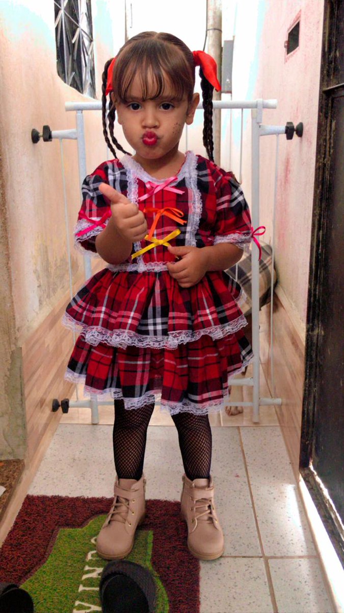 JuuhRyllari's tweet photo. Caipira mais linda 😍❤
#Madinhaama ❤
#Minhamenina 😍
#MinhaLua ❤ https://t.co/rDS9Ow0hS6