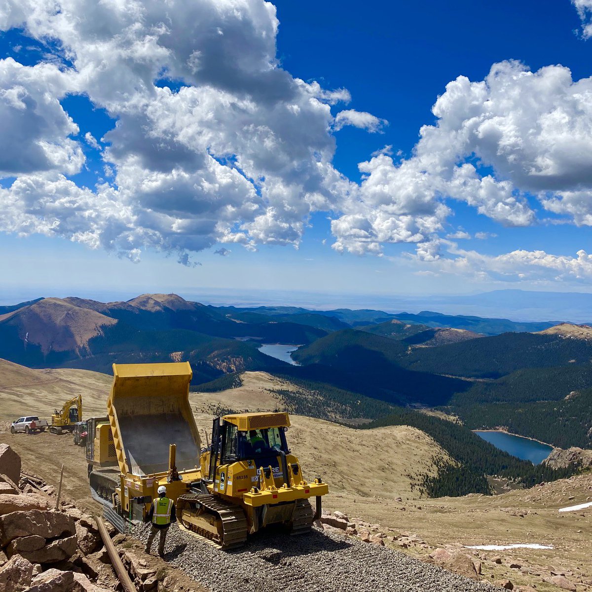 StacyWitbeck's tweet photo. We can’t get enough of this view! The crews on Pikes Peak are hard at work rebuilding the Cog Railway, completing hundreds of feet of track daily. Way to go! Swipe for our favorite project shots.

#PikesPeak #AmericasMountain #WeBuildCoolStuff #StacyAndWitbeck #SWIBuilt https://t.co/fthmXM141f