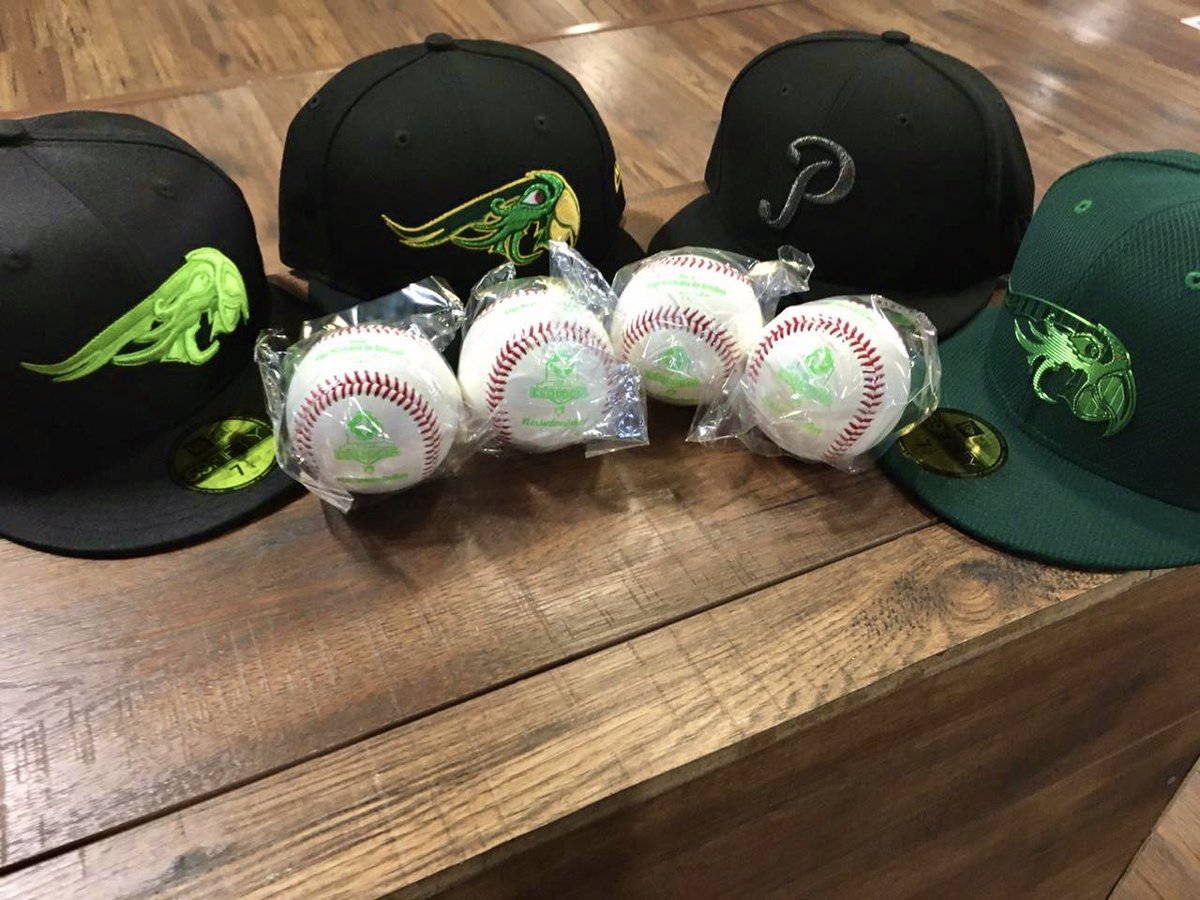 septimaentrada_'s tweet photo. Pepe Perico, está en la Final del Campeonato de Mascotas de la @Ligamexbeis.
@Pericos_Oficial y Séptima Entrada queremos que los fans disfruten de esta dinámica regalando uno de estos kits. Sigue las redes de Pericos y, debes estar al pendiente a nuestro Twitter hoy más tarde. https://t.co/3wAIEfxfya