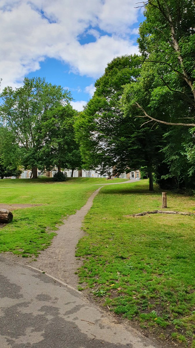 This desire line but from the other side... https://twitter.com/cornish_jack/status/1279306066556260352