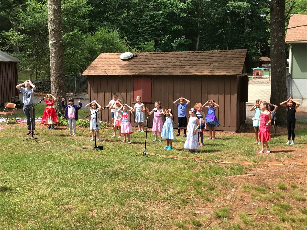 Laura Canfield and her crew put on a great performance for the 1st-3rd grade group today! Everyone did an amazing job! 🙂