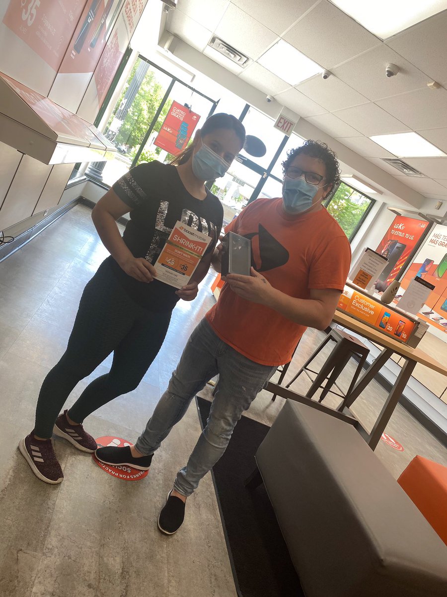 Taking Metro customers one sale at time with the Golden ticket and $45 shrink it plan !@Dk1team1dream <a href="/Jimboostwest/">james atkinson</a> <a href="/BoostMobileSean/">Shawn Anderson</a>